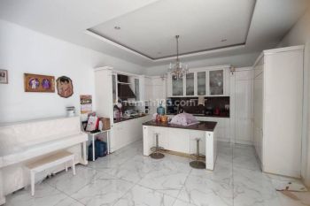 Rumah Cantik Dalam Cluster Favorit di Singgasana Pradana