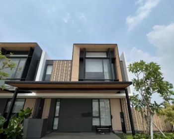 Dijual Rumah Pool Barat Surabaya Lebar 12 Promo Launching Amega