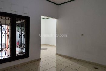 BISA BUAT KANTOR - DEKAT CIPETE RAYA - HARGA SEWA 140 JUTA /TAHUN