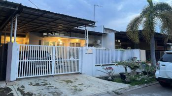 Dijual Rmh sdh Renov cantik dlm Cluster ifolia Di Harapan Indah, Bekasi