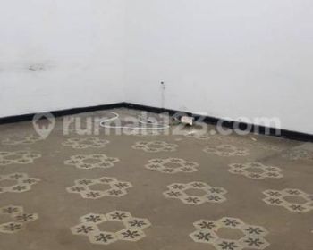 Ruang Usaha Disewa Lokasi Strategis di Mainroad Gatsu