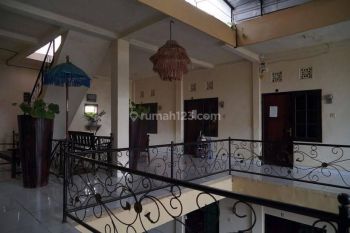 Ruang Usaha Kos Kosan 3 Lantai Bagus 450m2 SHM Canggu Badung Bali