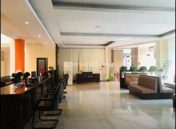 Gedung di Mainroad Supratman 3 Lantai SHM Bagus