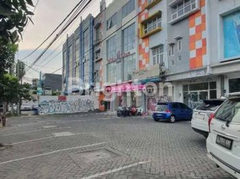 RUKO 4.5LT IR SOEKARNO STRATEGIS NOL JALAN