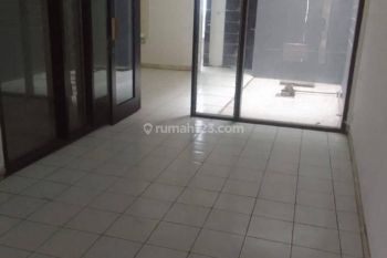 Ruang Usaha Dijual cepat lokasi sangat strategis jln Cibadak