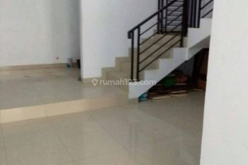 Ruko Baru 3 Lantai, Lebar 5 di Taman Cosmos, Jakarta Barat