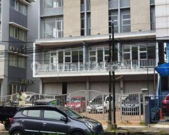 Disewa Ruko 4,5 Lantai di Cipulir Kebayoran Lama Jakarta Selatan