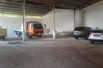 Dijual Gudang Tengah Kota di Cibolerang Bandung