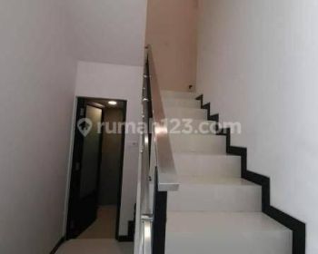 Rumah mungil di Manyar