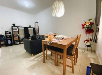 Rumah Disewakan di Buah Batu Bandung 2 Lantai Semi Furnished