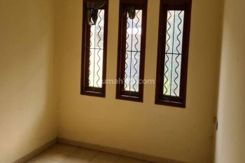 Di Sewakan Rumah Sangat Rumah Di Taman Kopo Indah 3