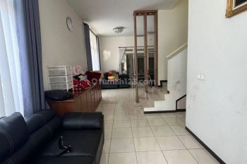 Di Sewakan Rumah Hook di Kota Baru Parahyangan