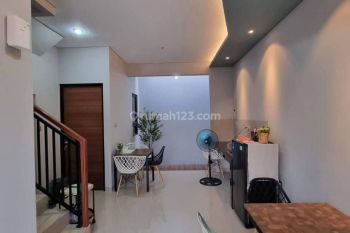 Rumah Kukusan Dekat Kampus UI dan Stasiun