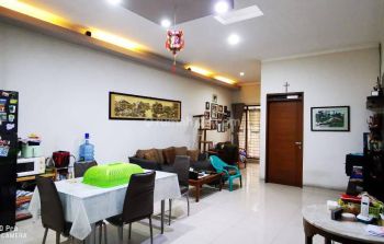 Dijual Rumah Hook di Taman Holis , Nego