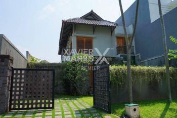 RUMAH MEWAH RASA BALI DENGAN SWIMMING POOL DI ARAYA GOLF MALANG