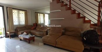 Rumah Cantik Semifurnish Tatar Wangsakerta Kota Baru Parahyangan