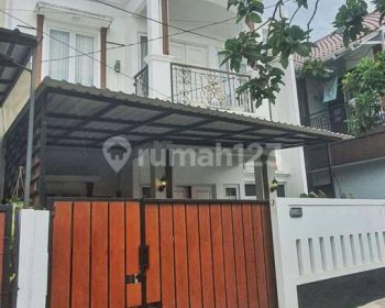 Disewakan Rumah Cantik Dua Lantai di Jagakarsa Rumah SHM