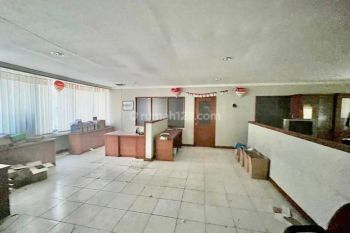 Sale Ruang Usaha: Gedung Pemuda