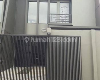 Rumah 2 Lantai Baru SHM di Sunrise Garden, Jakarta Barat