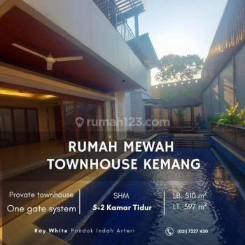 Townhouse mewah dan nyaman di kemang jakarta selatan