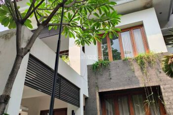 Mewah Siap Huni Full Furnished Cocok Untuk Expat Ada Pool Dian Istana