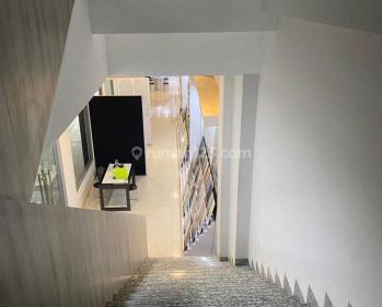 Jual Nego Lokasi strategis Ruko sekaligus Gudang serta bangunan Rumah tinggal di