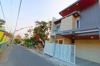 Rumah Baru Mewah Modern Timur Tengkleng Gajah JL. Kaliurang Km. 9