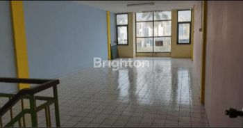 RUKO 3 LANTAI SIAP USAHA DI BOULEVARD GADING SERPONG