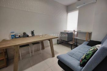 Apartemen Bersih Dan Cantik Semi Furnish, Ada 1 Kamar Tidur Dan 1 Kamar Dengan