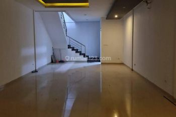 Disewakan Ruko 3,5 Lantai di Mainroad Pasirkaliki Bandung