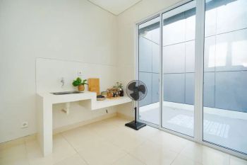 Rumah Strategis Dekat The Breeze BSD City Harga All In KPR J-17581