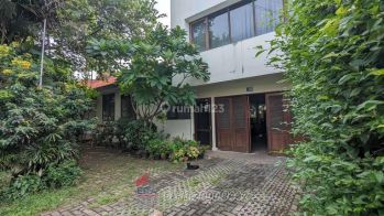 Rumah Strategis Dan Murah di Kebon Jeruk dekat Ke Permata Hijau