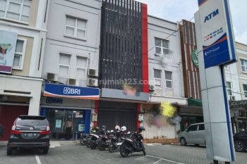 Ruko 3 Lantai Tengah Kota