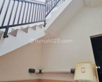 Rumah Mewah di Kavling Eksklusif Singgasana Mekar Wangi Bandung