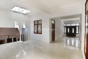 Rumah Usaha Bagus 2 Lantai Terusan Jakarta Antapani