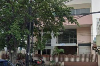 Dijual Gedung Kantor 3 Lantai Bangunan Kokoh di Tugu Tani