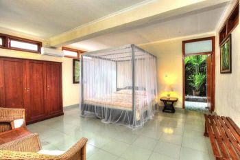 Murah Premium Resort HARGA HITUNG TANAH, 150 meter dari Pantai Seminyak Kuta