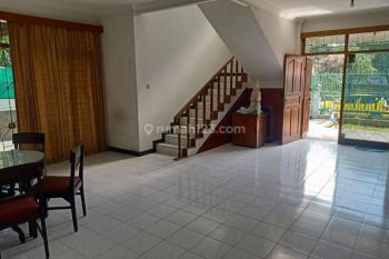 Rumah Dijual Modern 2 Lantai di Komplek Dadali