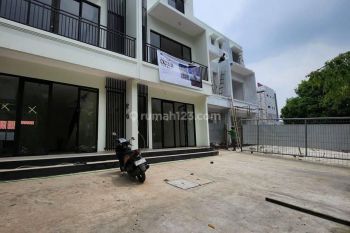 Ruko baru 3 lantai di Duren Sawit,Jakarta Timur