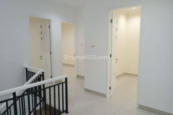 J Disewa Rumah 8x18 Fresh Baru Renov Permata Buana