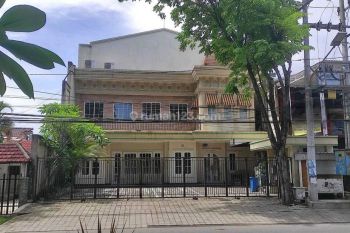 Ruang Usaha di Tenggilis Mejoyo, Surabaya