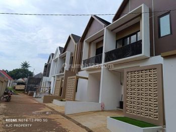 Rumah 2 siap huni untuk keluarga depan pariswista