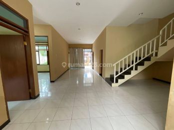 Jual Rumah Siap Pakai di Komplek Taman Holis Indah I Kota Bandung