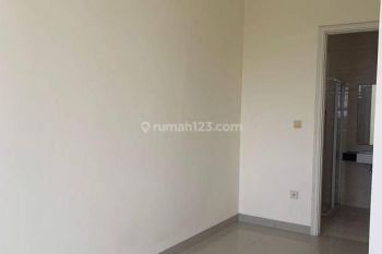 RUMAH 2 LANTAI SIAP HUNI STRATEGIS DEKAT MALL SMS