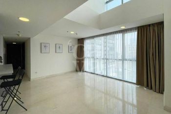 Harga Murah. Apartemen Ciputra World 2, 155 sqm, 3 Br, Lt Tinggi