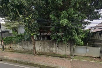 Di Area Residensial, Nyaman Asri Tenang. Rumah Lama Hitung Tanah