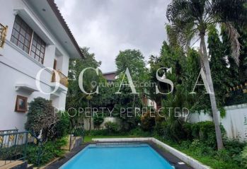 Rumah Strategis Area Simprug Golf Kebayoran Lama Jakarta Selatan