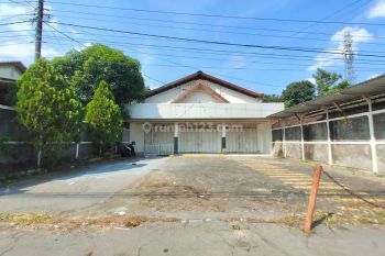 Ruang Usaha Cocok Untuk Kantor Dan Toko Dekat Stadion Maguwoharjo