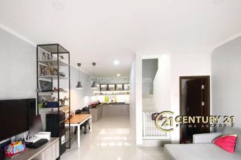 Rumah Bagus Siap Huni Dengan Balkon Di Fortune Graha Raya 4936