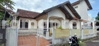 Jual Rumah Hook Hadap Selatan 2 Lantai 8 Kamar Carport 2 Mobil Jimbaran